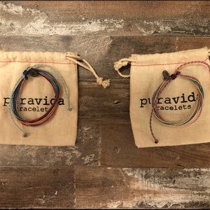 2 Pura Vida Bracelets